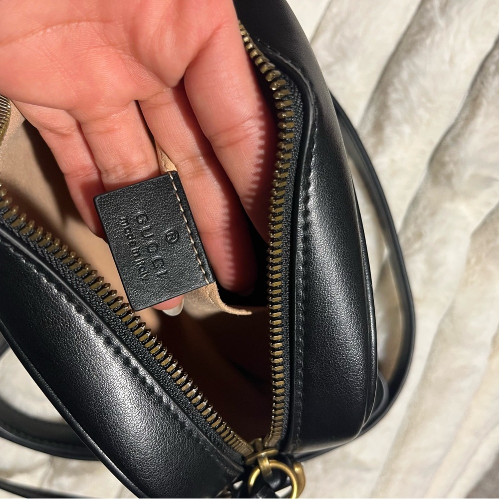 Gucci Black Chevron Crossbody Bag with Gold Details - Picture 3 of 10